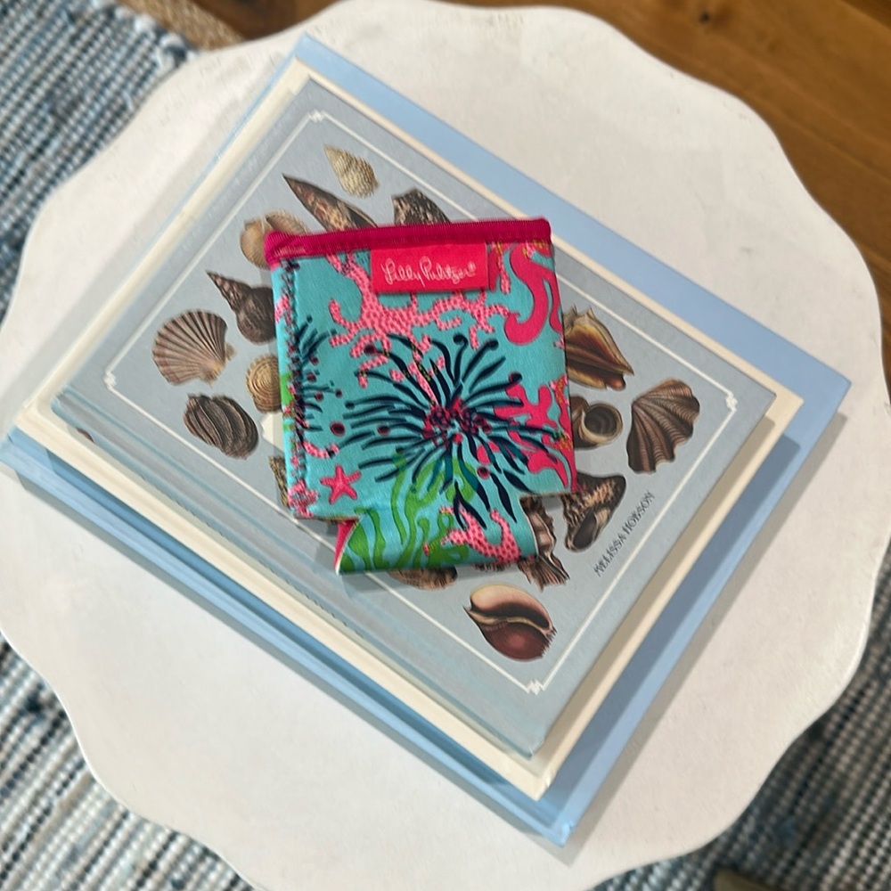 Lilly Pulitzer Coozie. Like New. Blue and pink print